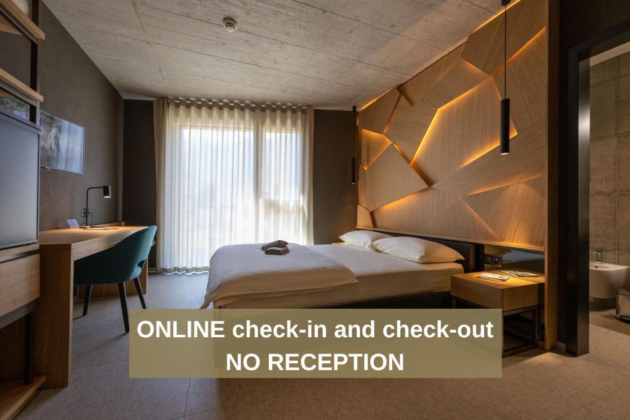 6532 Smart Hotel - Self Check-In Arbedo-Castione Exteriör bild