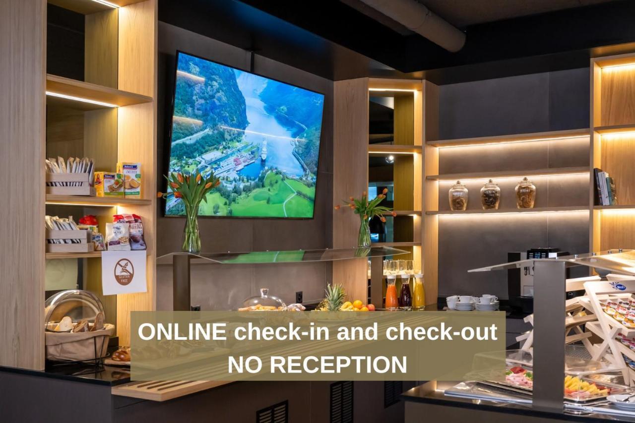 6532 Smart Hotel - Self Check-In Arbedo-Castione Exteriör bild